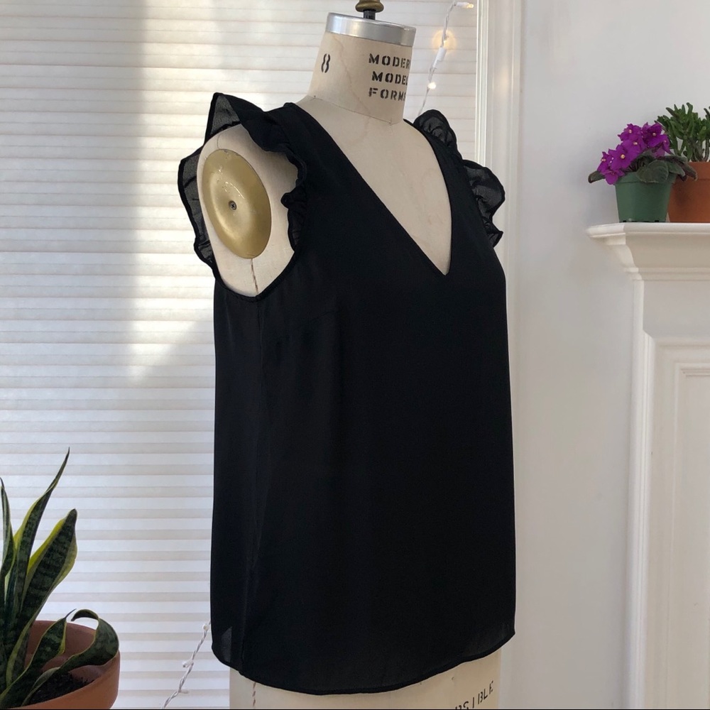 J. CREW ❤️❤️❤️ Sleeveless Ruffle Top - Picture 3 of 5
